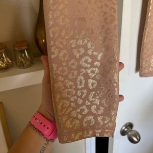 Size M (6-8) Zyia animal print leggings